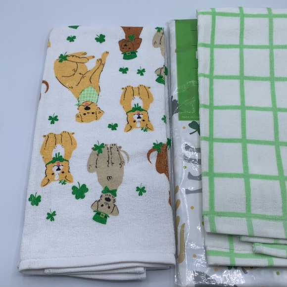 St. Patrick’s Day Lucky Dogs Vinyl Flannel Back 60 in. Tablecloth & Dish Towels - Picture 7 of 7
